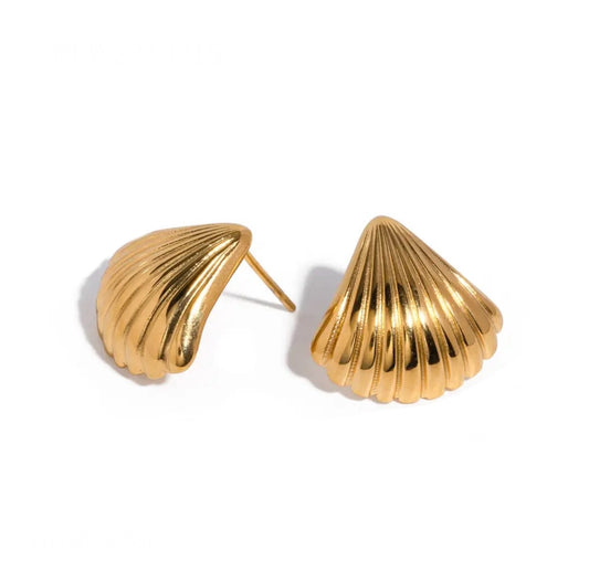 LITTLE SHELL EARRINGS